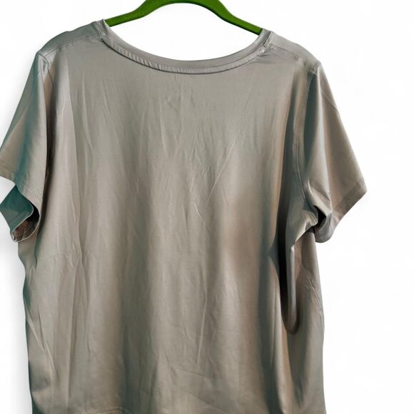 Aeropostale Women's Tan and Khaki T-shirt Size Large - Picture 2 of 5